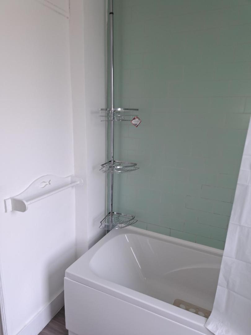 Double Room Available- London Seven Kings Seven Kings Train Station إيلفورد المظهر الخارجي الصورة